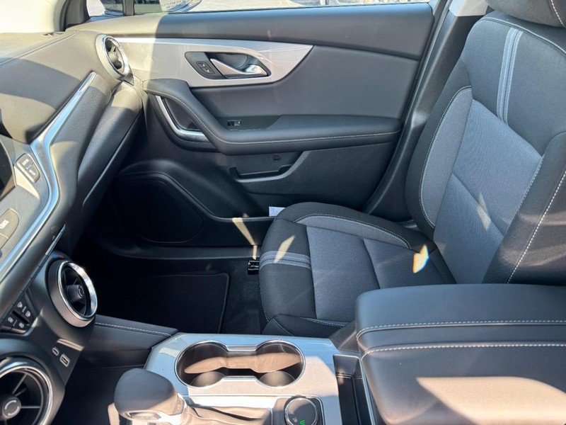 New 2026 Chevrolet Blazer LT w/ Midnight/Sport Edition FWD image 32