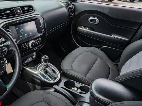 Used 2018 Kia Soul + FWD image 16