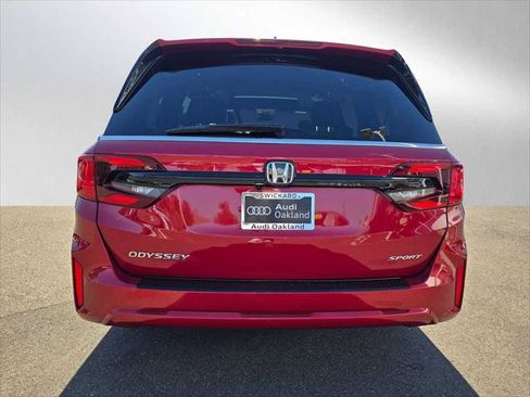 Used 2025 Honda Odyssey Sport-L image 4