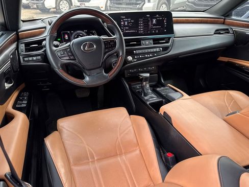 Used 2022 Lexus ES 300h Ultra Luxury w/ Accessory Package 2 FWD image 7