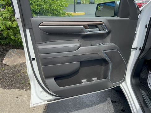Used 2023 Chevrolet Silverado 1500 LT AWD/4WD image 10