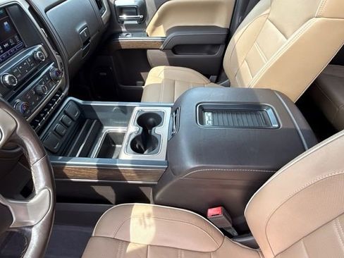 Used 2017 GMC Sierra 2500 Denali w/ Duramax Plus Package AWD/4WD image 23