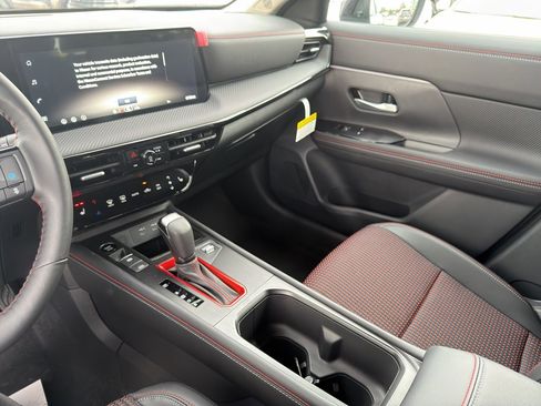 New 2026 Nissan Kicks SR w/ SR Premium Package image 23