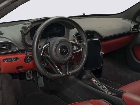 Used 2023 McLaren Artura RWD image 20