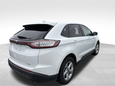 Used 2018 Ford Edge SE FWD image 9