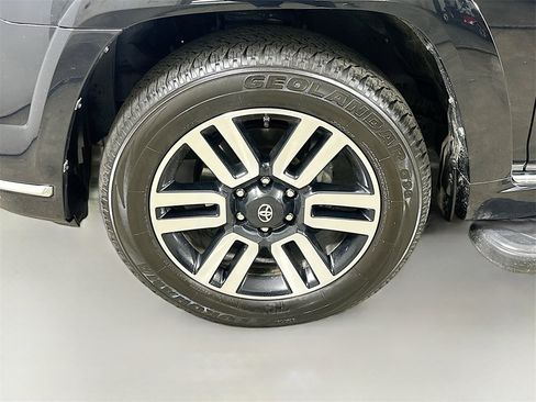 Used 2017 Toyota 4Runner Limited image 8