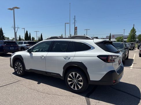 Used 2025 Subaru Outback Touring image 6
