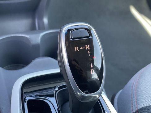 Used 2019 Chevrolet Bolt LT FWD image 17