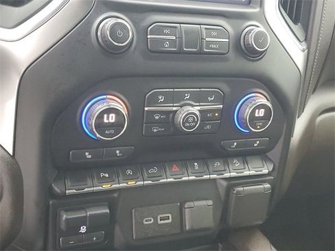 Used 2021 Chevrolet Silverado 1500 LT Trail Boss w/ LT Trail Boss Premium Package image 28