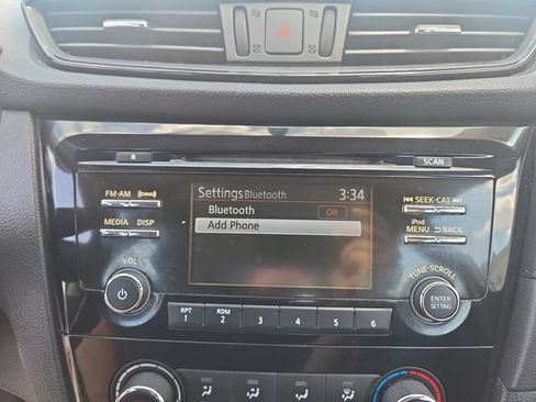 Used 2017 Nissan Rogue S FWD image 24