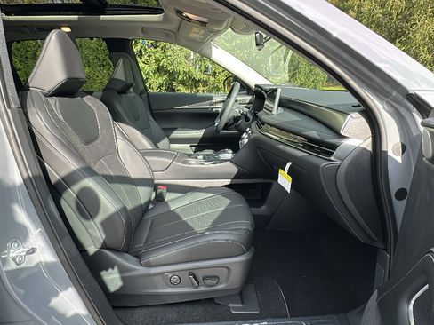 New 2026 INFINITI QX60 Luxe w/ Cargo Package image 8