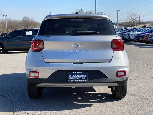 New 2026 Hyundai Venue SEL FWD image 6