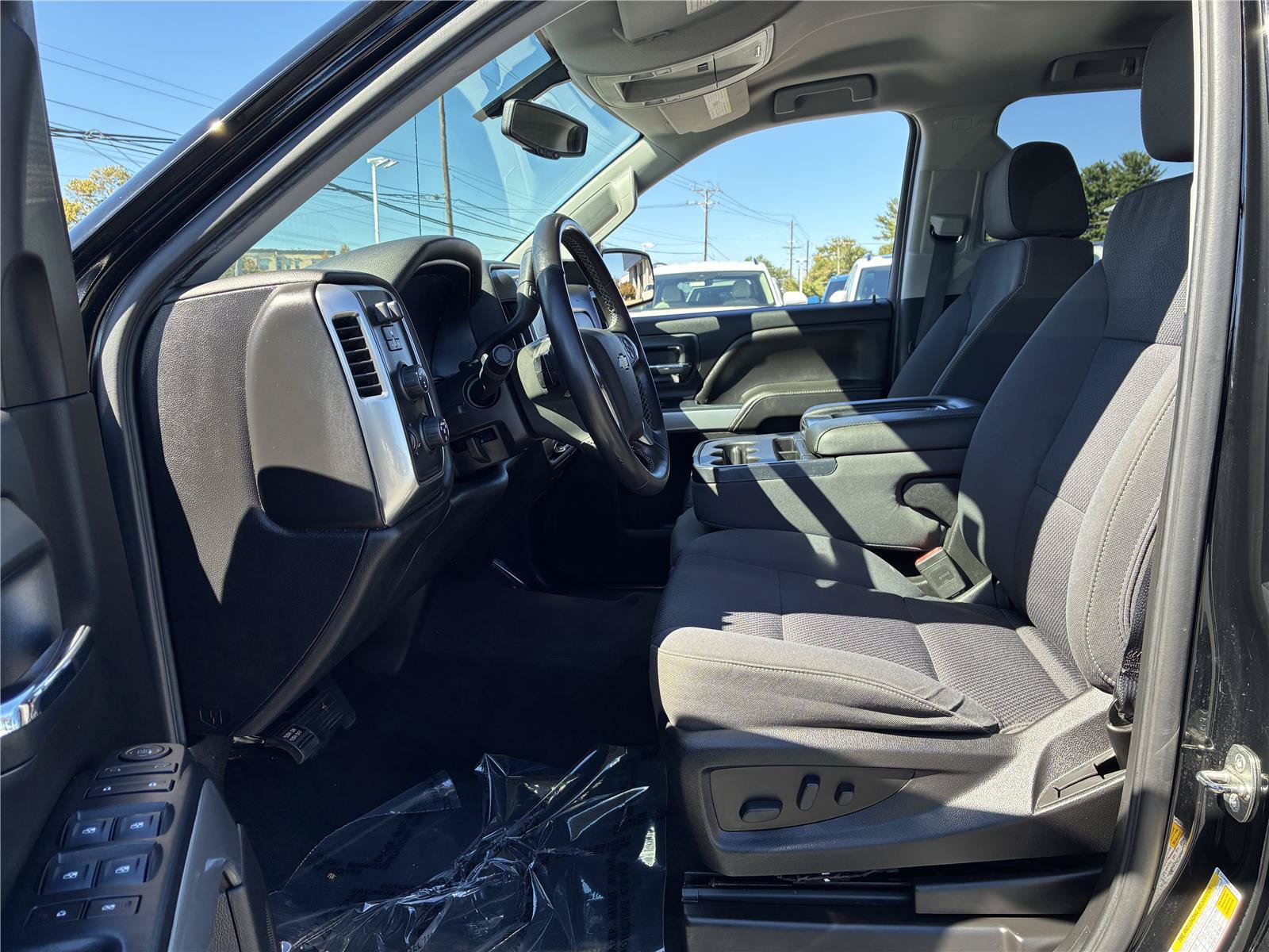 Used 2018 Chevrolet Silverado 1500 LT w/ Midnight Edition AWD/4WD image 23