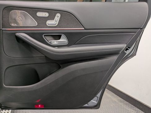 Used 2021 Mercedes-Benz GLS 580 4MATIC image 24