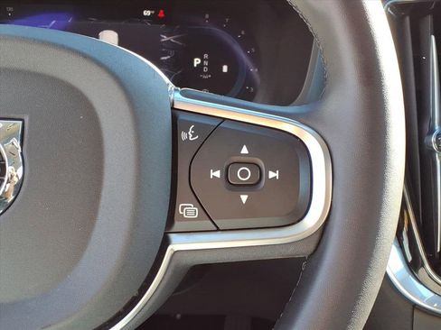 Certified 2025 Volvo S60 B5 Core image 26