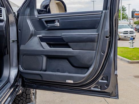 Used 2024 Toyota Tundra Platinum AWD/4WD image 37