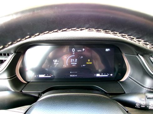 Used 2022 Jeep Grand Cherokee L Limited RWD image 9