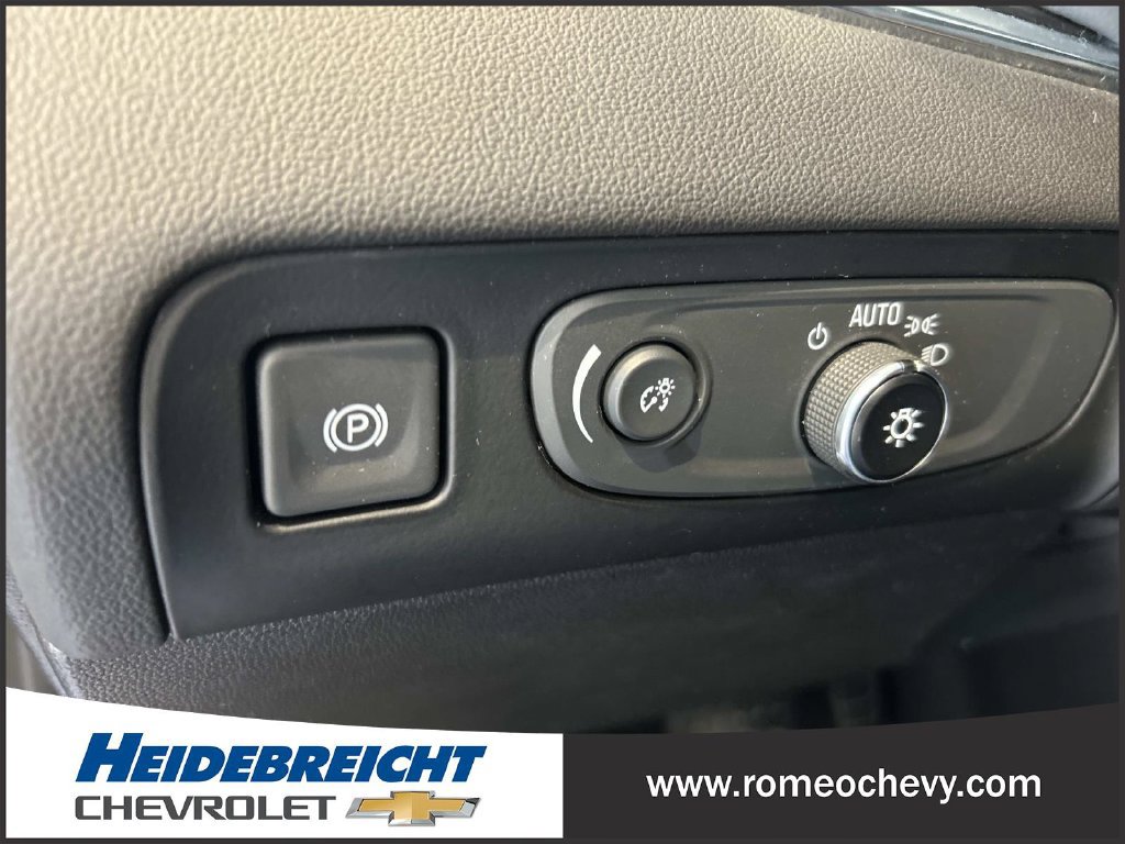 Used 2021 Buick Enclave Essence AWD/4WD image 32