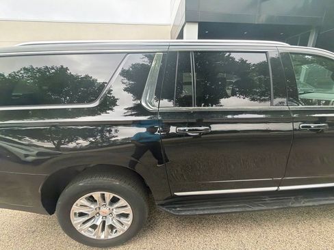Used 2025 GMC Yukon XL Denali AWD/4WD image 8