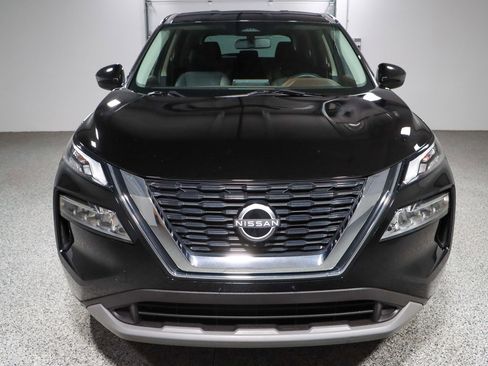 Used 2023 Nissan Rogue SV image 4