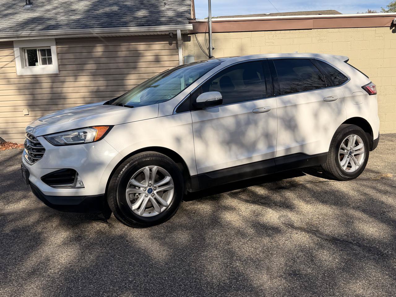 Used 2020 Ford Edge SEL w/ Convenience Package AWD/4WD image 3