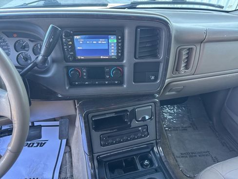 Used 2004 GMC Yukon XL Denali image 19