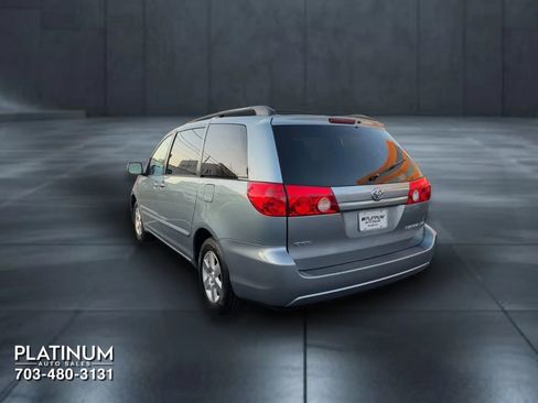 Used 2007 Toyota Sienna XLE image 8