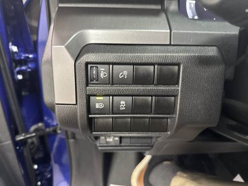 Used 2024 Toyota Tacoma TRD Off-Road image 18