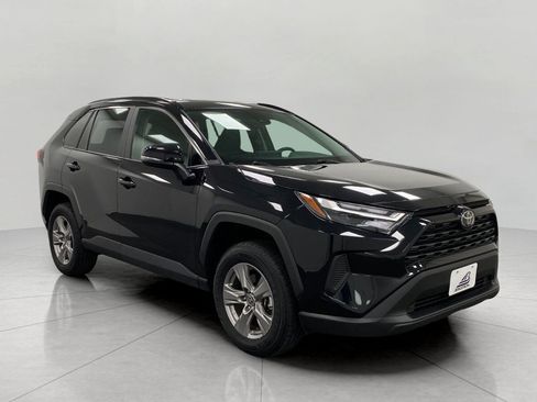 Used 2025 Toyota RAV4 XLE AWD/4WD image 1