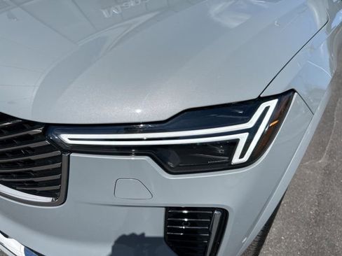 Used 2025 Volvo XC90 B5 Plus image 8