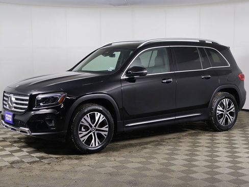 Used 2025 Mercedes-Benz GLB 250 4MATIC image 7