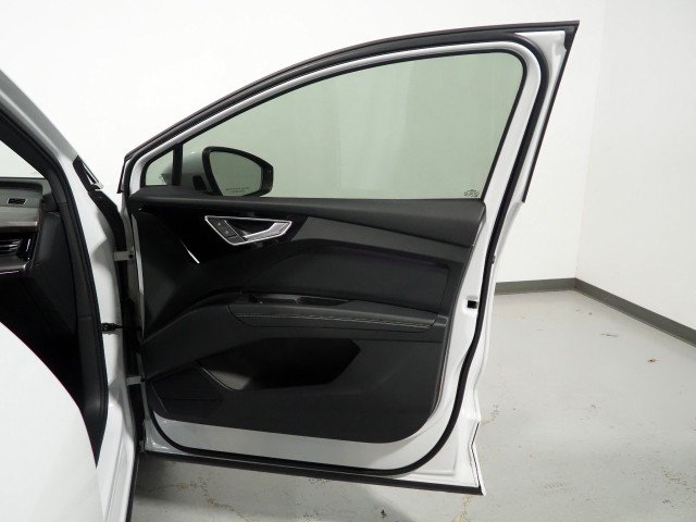 Used 2023 Audi Q4 e-tron Premium Plus w/ Premium Plus RWD image 53
