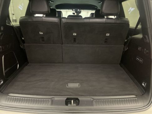 Used 2022 Jeep Wagoneer Series III w/ Rear Seat Entertainment Group AWD/4WD image 20