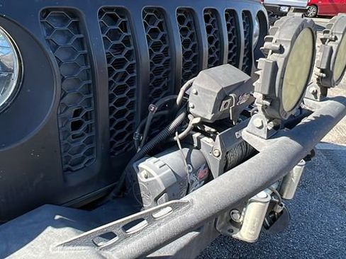 Used 2020 Jeep Gladiator Sport w/ Quick Order Package 24S image 11