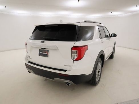 Used 2022 Ford Explorer Limited w/ Equipment Group 301A image 3