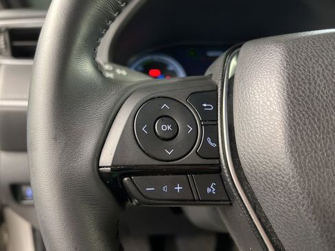 Used 2022 Toyota Venza XLE image 20