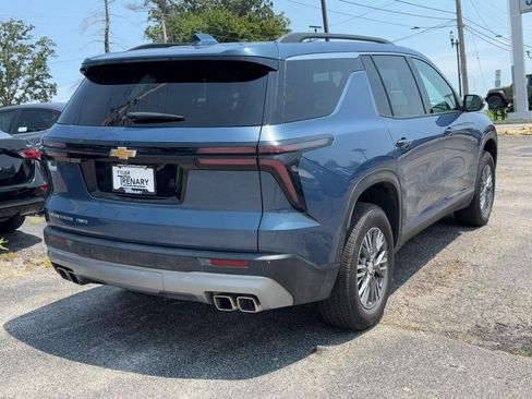 Used 2025 Chevrolet Traverse LT AWD/4WD image 4