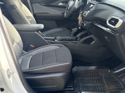 Used 2023 Chevrolet TrailBlazer LS FWD image 13