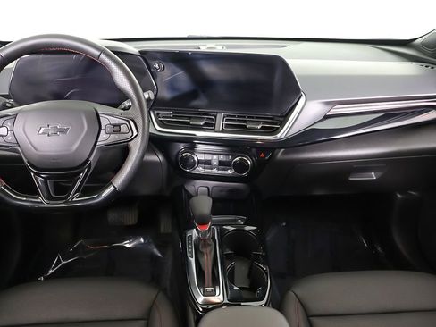 Used 2025 Chevrolet Trax RS w/ Driver Confidence Package image 35