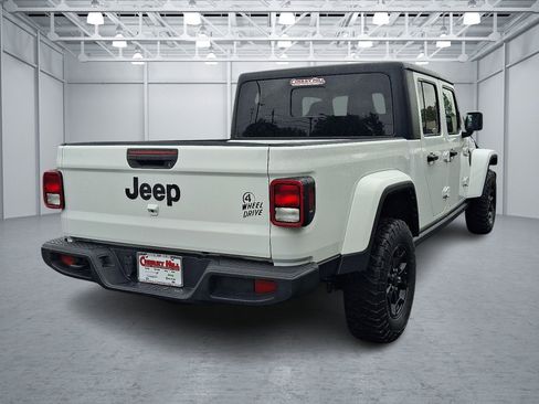 Certified 2022 Jeep Gladiator Willys image 5
