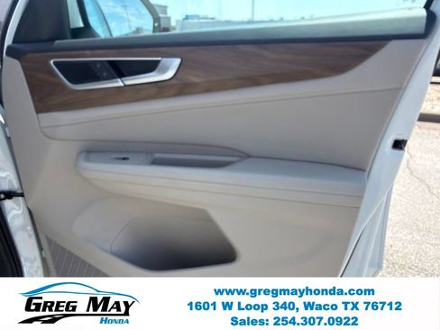 Used 2024 Volkswagen Atlas SE w/ Panoramic Sunroof Package FWD image 32