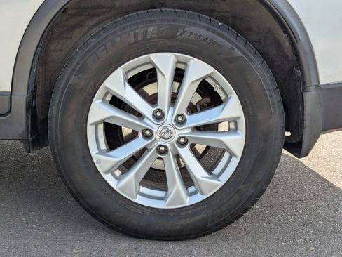 Used 2014 Nissan Rogue SV w/ SV Premium Package image 50