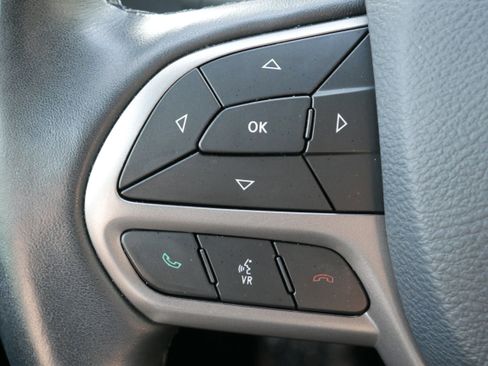 Used 2019 Jeep Cherokee Latitude Plus w/ Cold Weather Group image 22