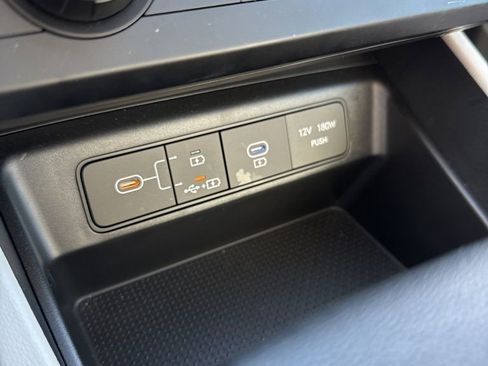 Used 2025 Hyundai Tucson SE image 21