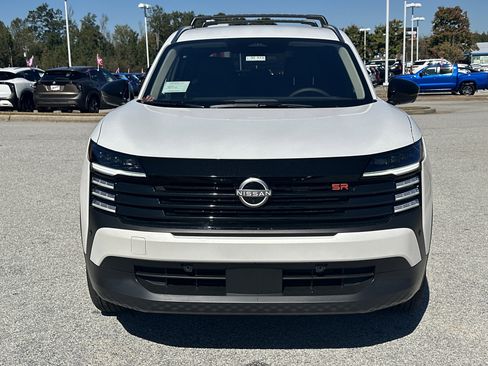 New 2026 Nissan Kicks SR image 2