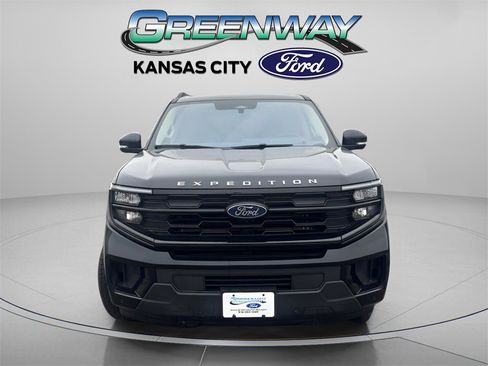 New 2025 Ford Expedition Active image 2