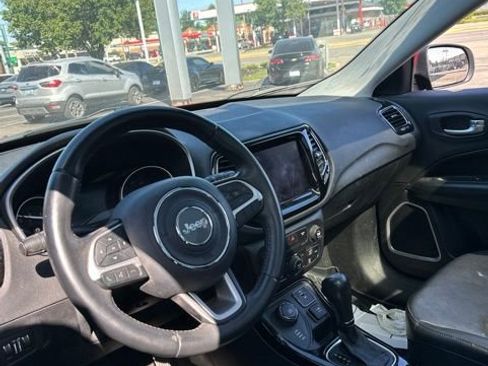 Used 2019 Jeep Compass Latitude AWD/4WD image 22