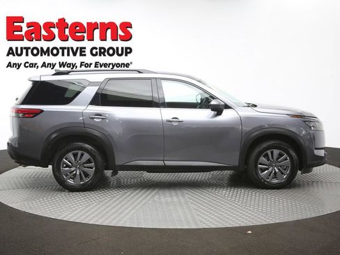 Used 2025 Nissan Pathfinder SV FWD image 45