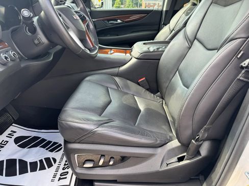 Used 2018 Cadillac Escalade ESV Luxury AWD/4WD image 27