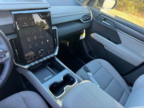 New 2026 GMC Acadia Elevation image 27